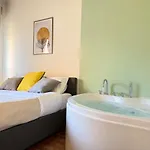 Appartement Luxury Con Private Jacuzzi, Experience